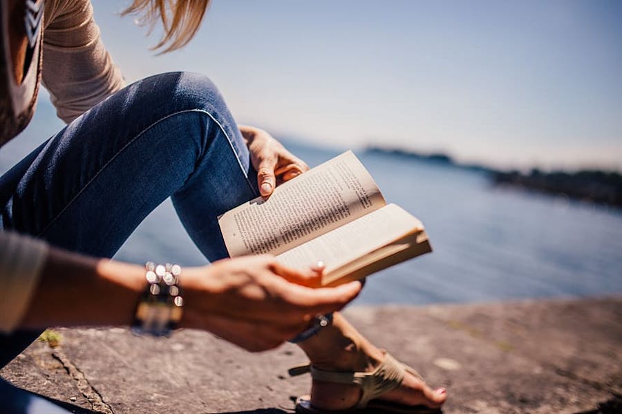 Which are better: e-books or real books? Which are better: e-books or real books?